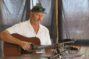 Tony Smith sings about the death of the Darling